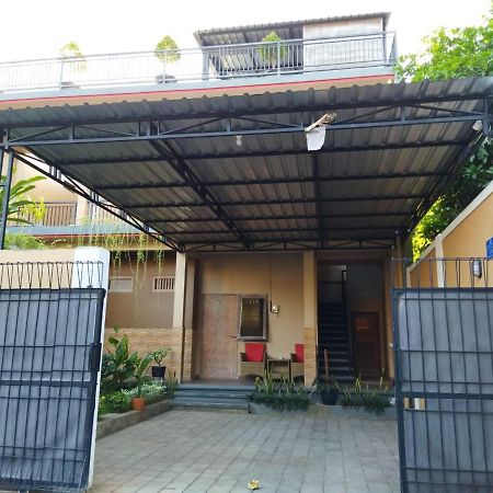 Lidah Lokal Guest House Singaraja Exterior photo